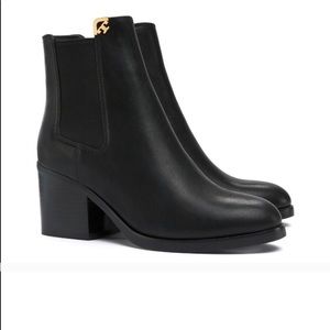 Tory burch nicola booties. Gently used. Size 6